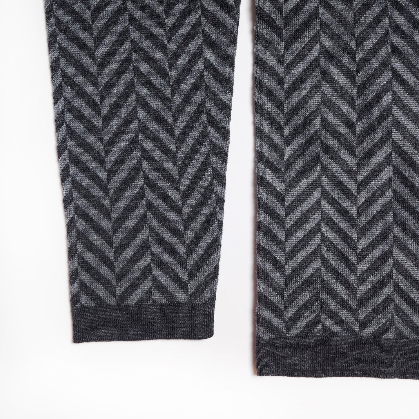 - Wool Chevron Pattern Sweater - Grey