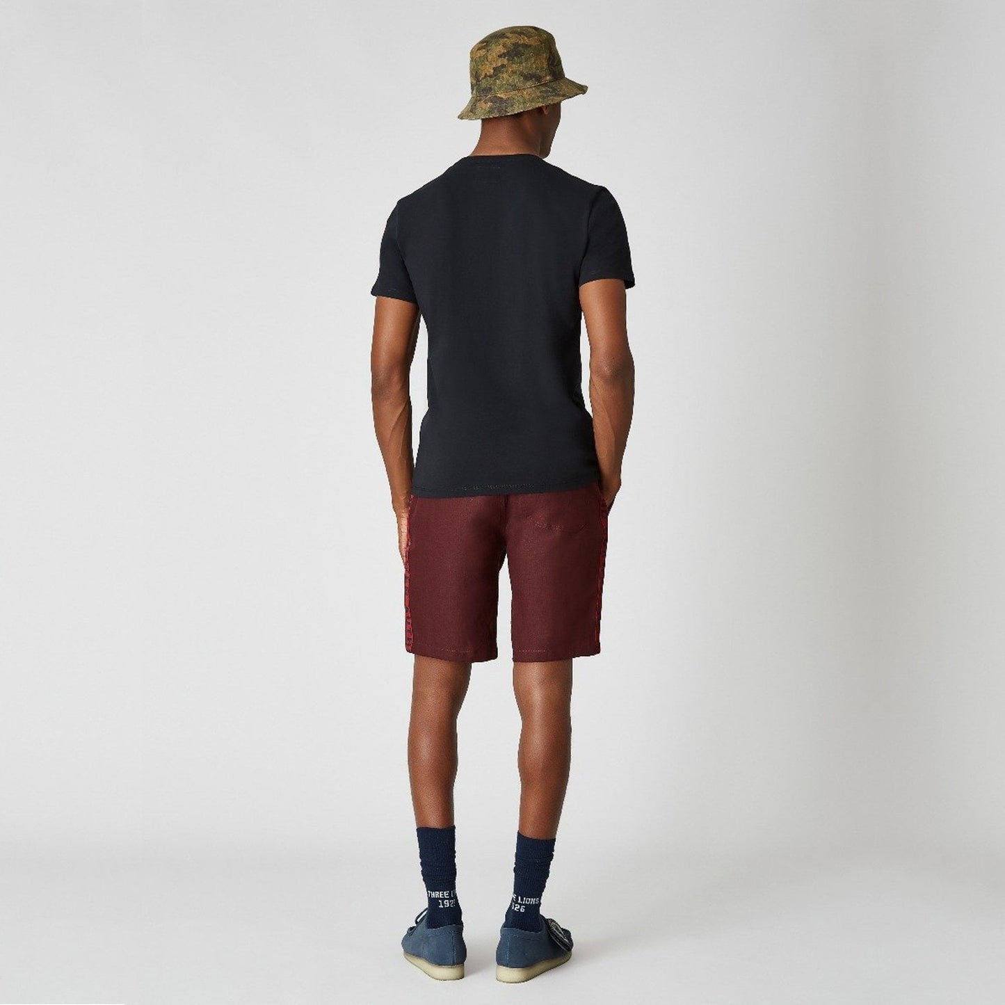 - Embroidered Rose Patch T-Shirt - Black