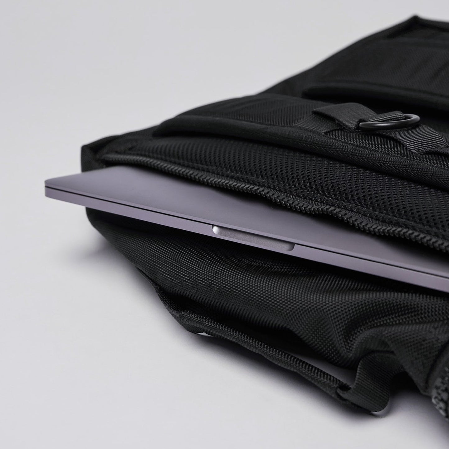 - Algot - Vegan Backpack - Black