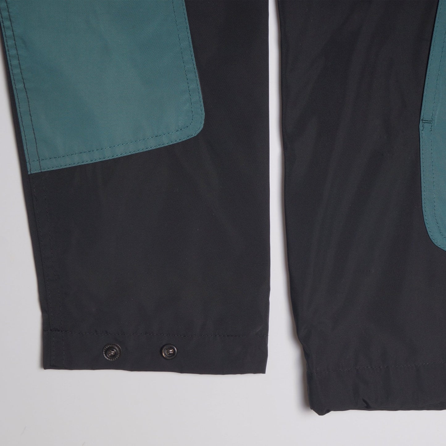 - Waterproof Pocket Jacket - Black