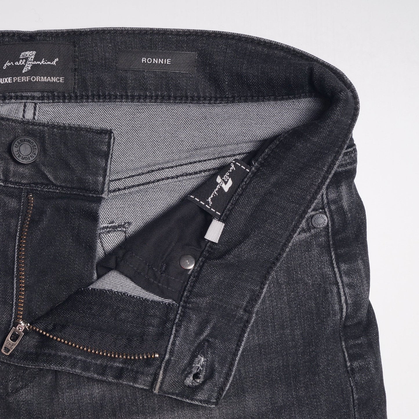- Ronnie Luxe Performance Jeans - Washed Black