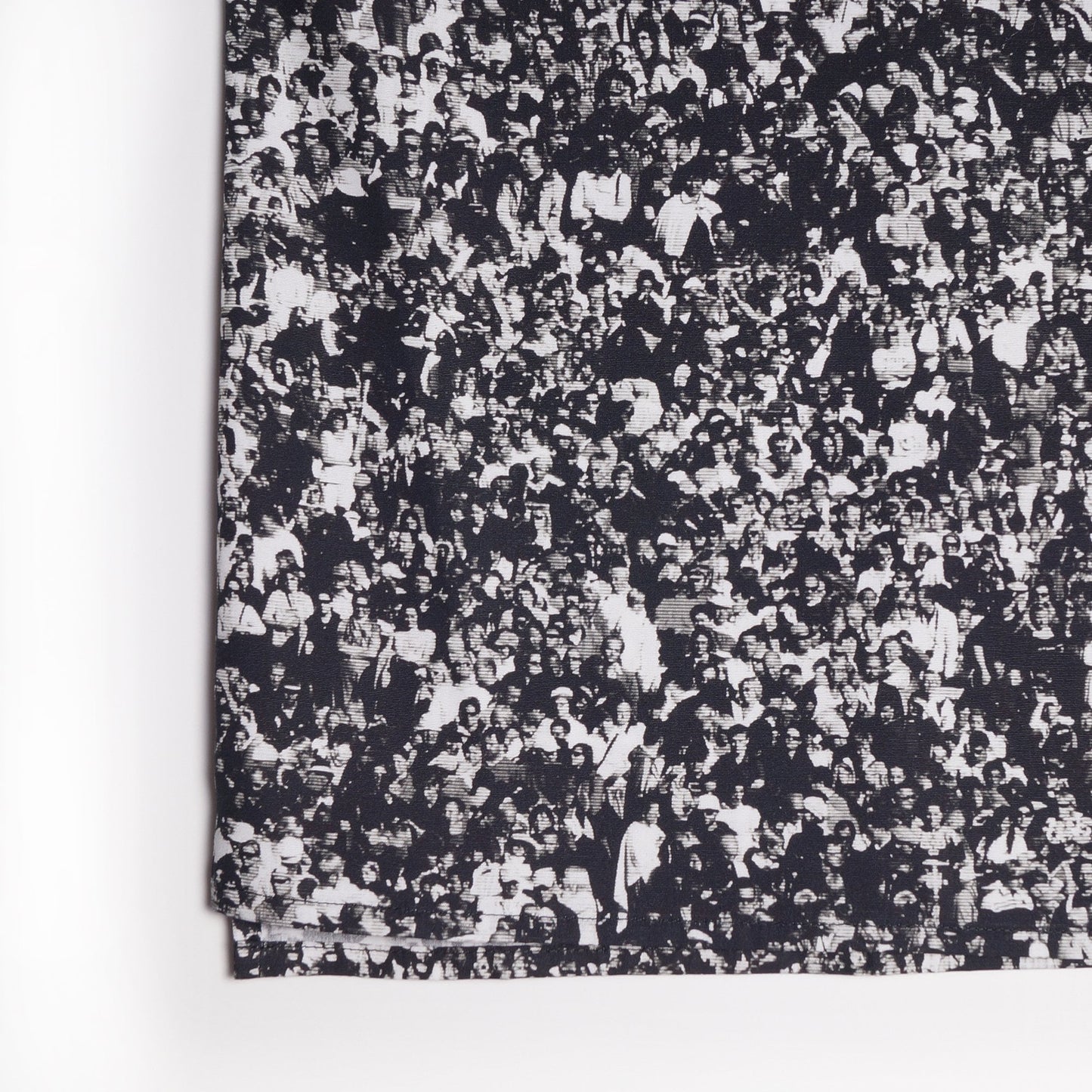 - Crowd Print Short-Sleeve Shirt - Black/White