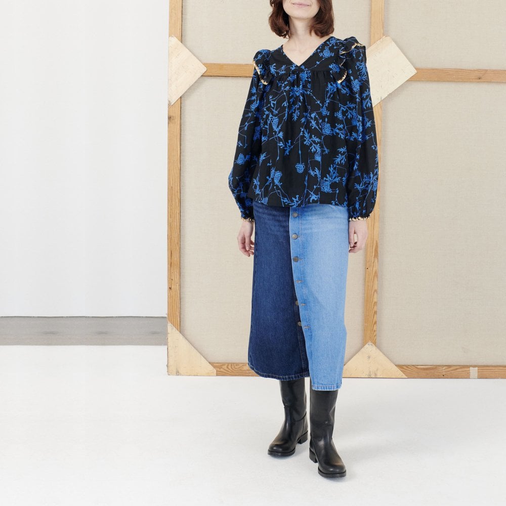 - Numina - Floral Print Top - Black/Blue