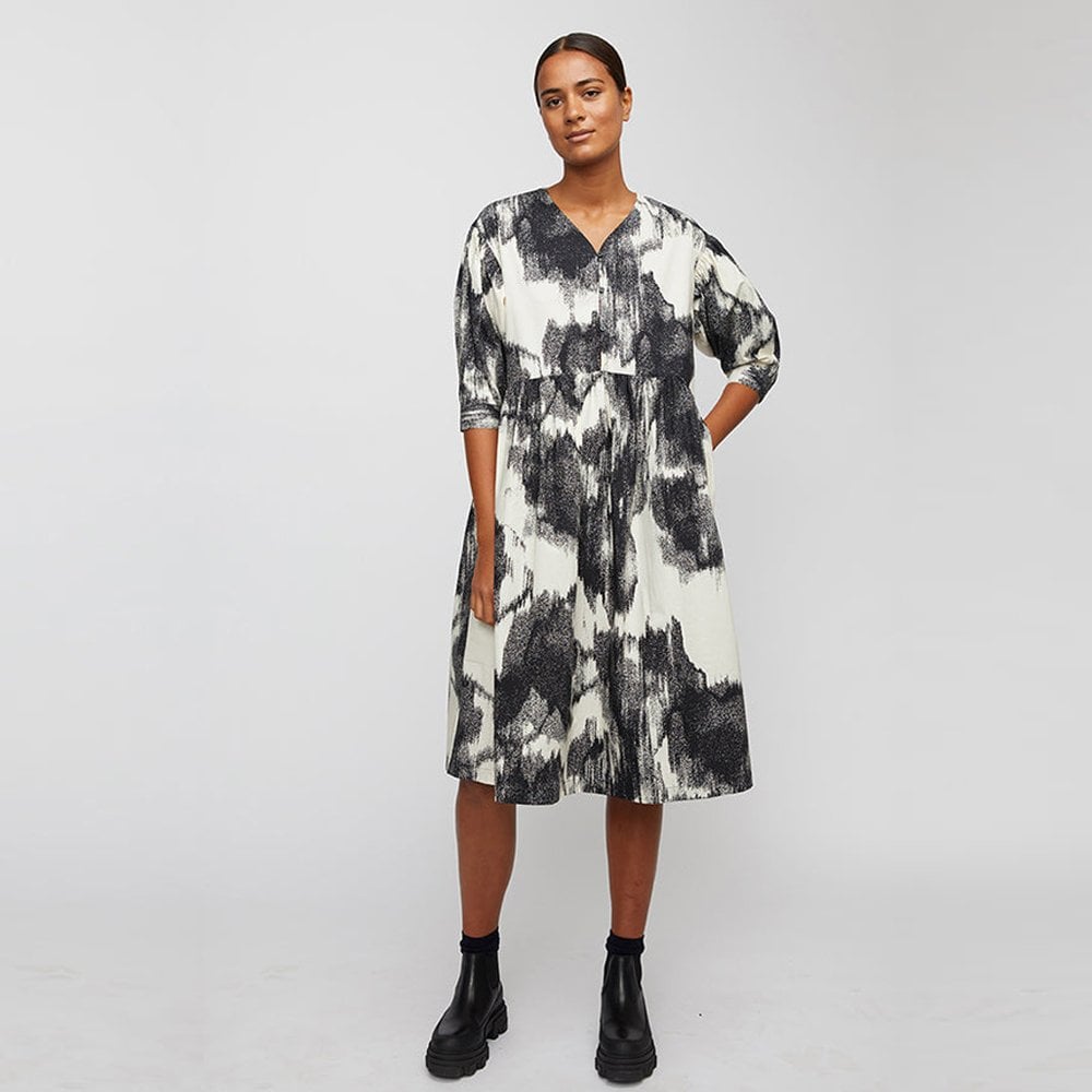 - Abstract Print Dress - Black/White