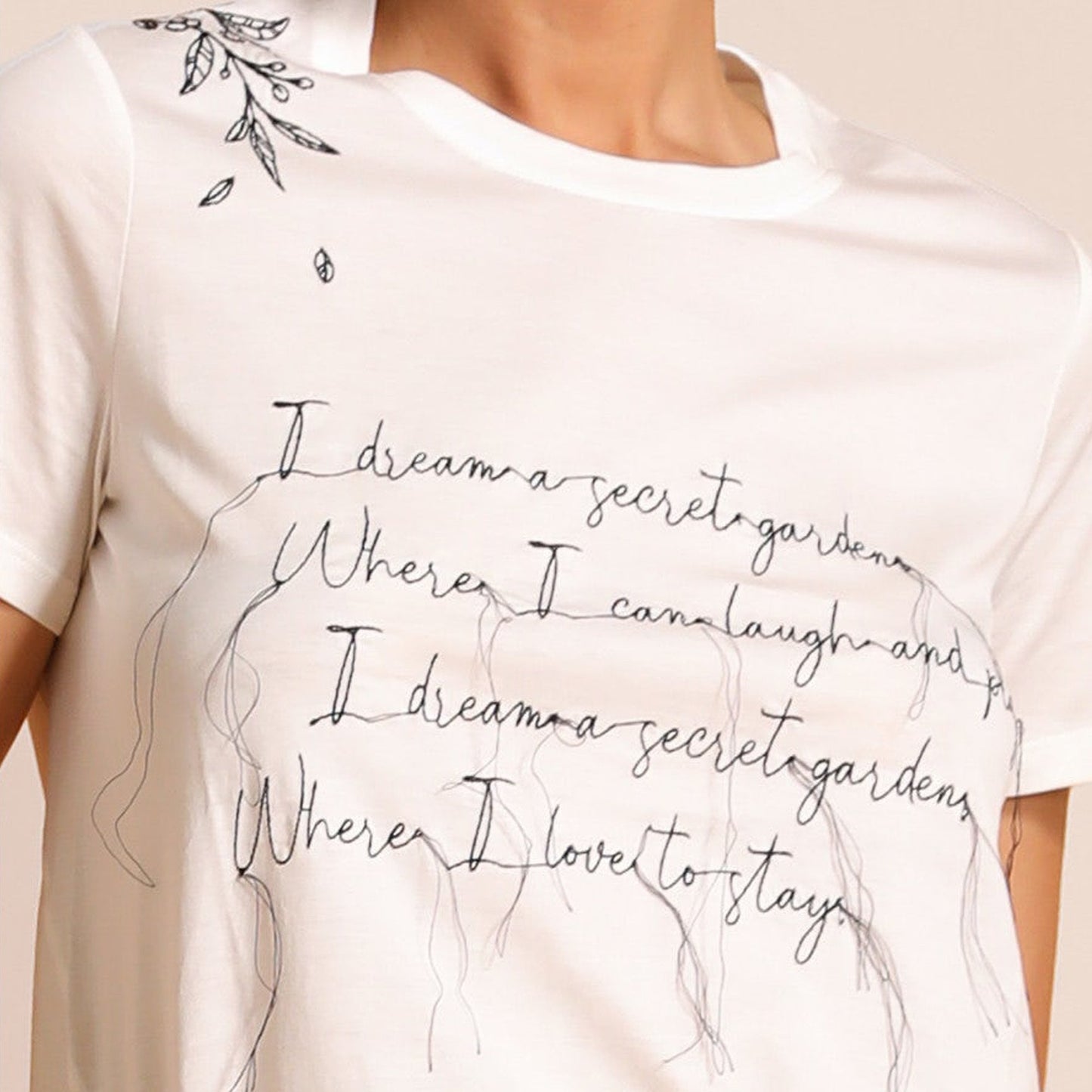 - Scrawl - Embroidered T-Shirt - Fantasia