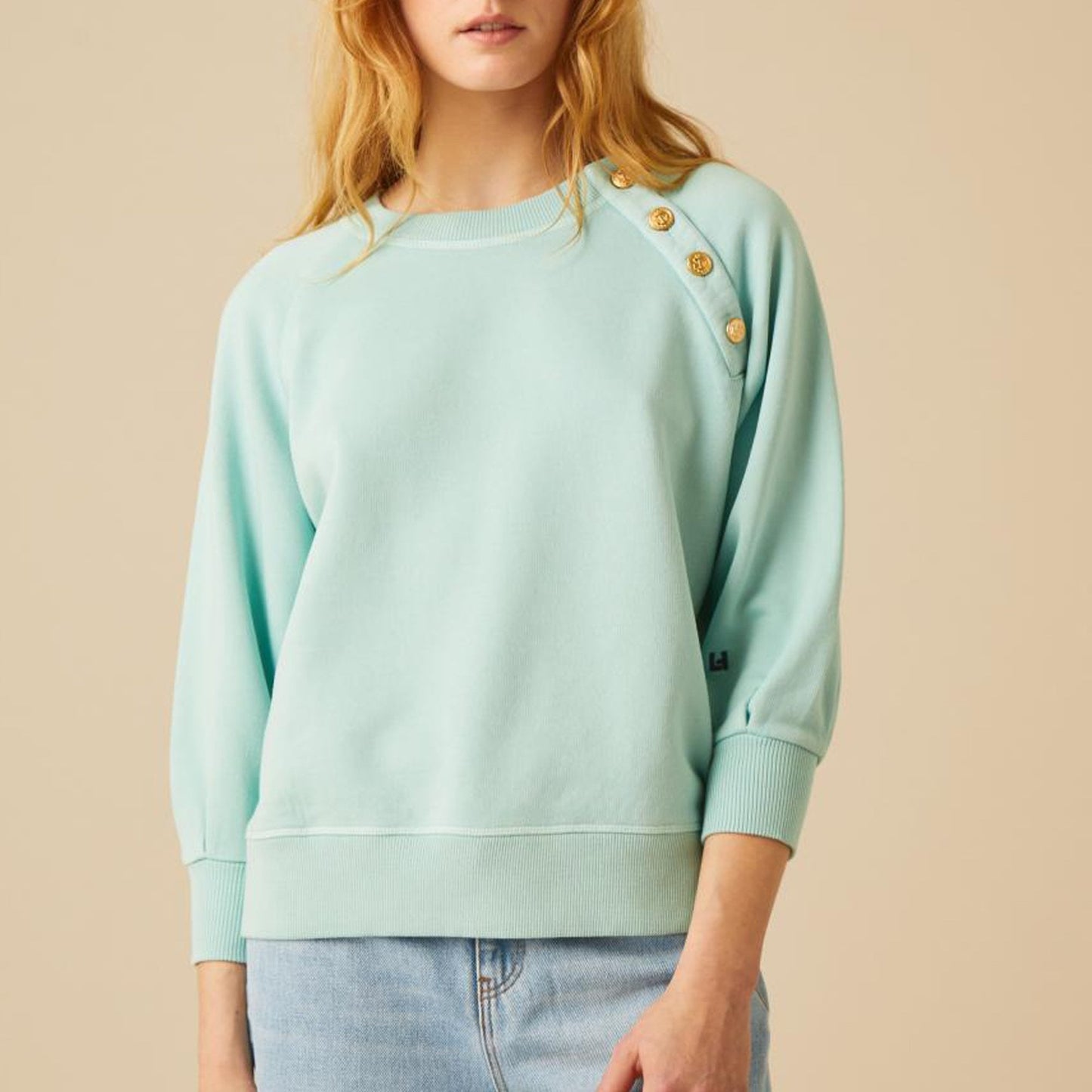 - Sally Button Sweatshirt - Plain Sky