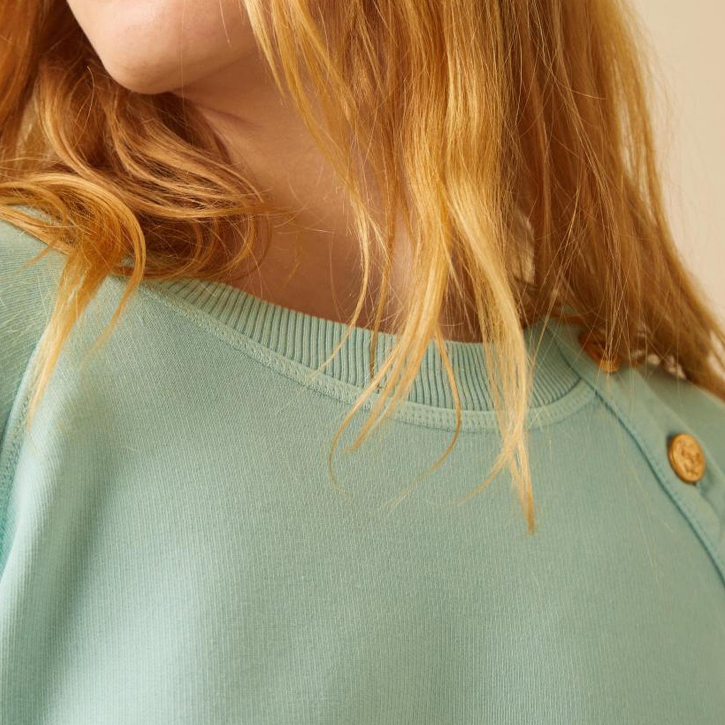 - Sally Button Sweatshirt - Plain Sky