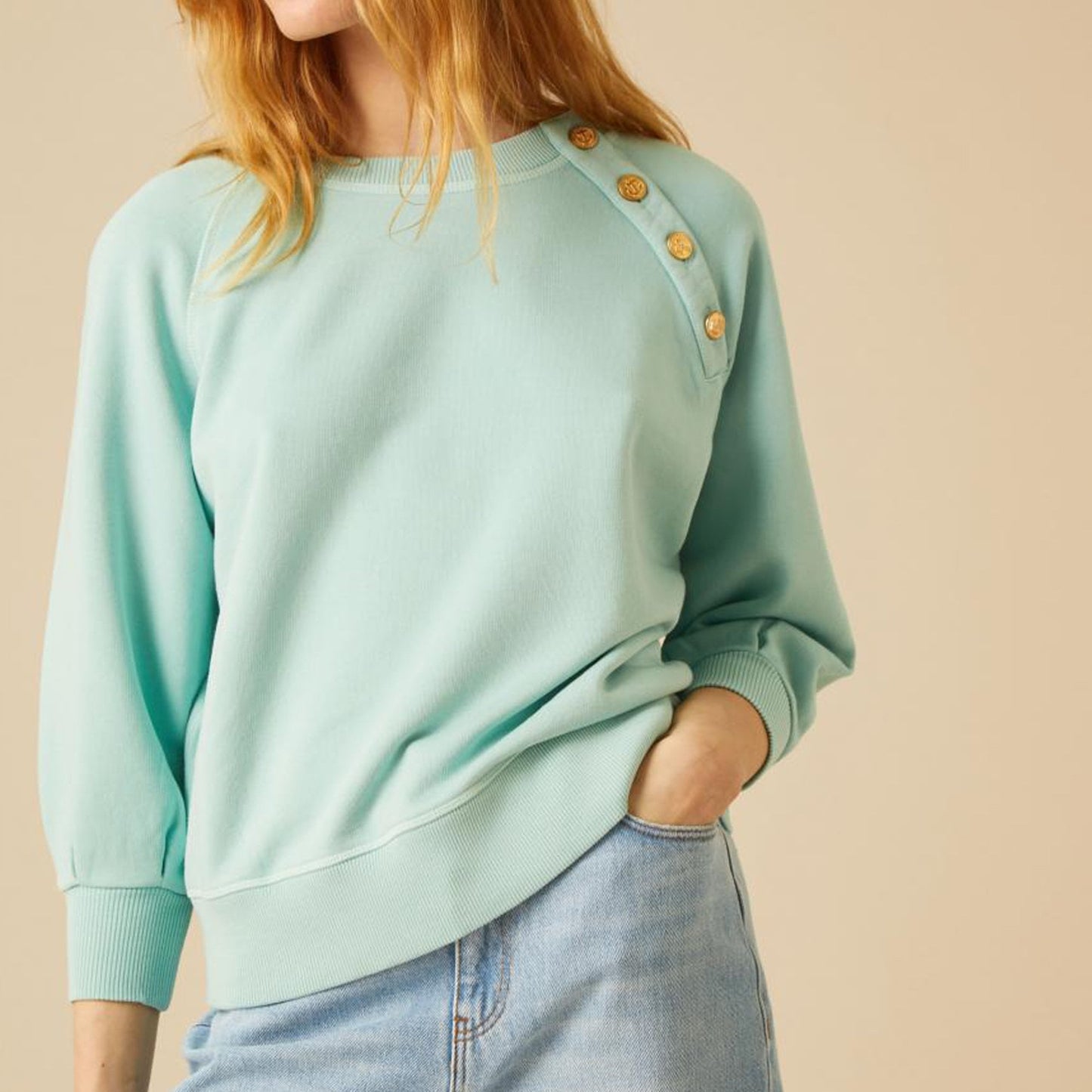 - Sally Button Sweatshirt - Plain Sky