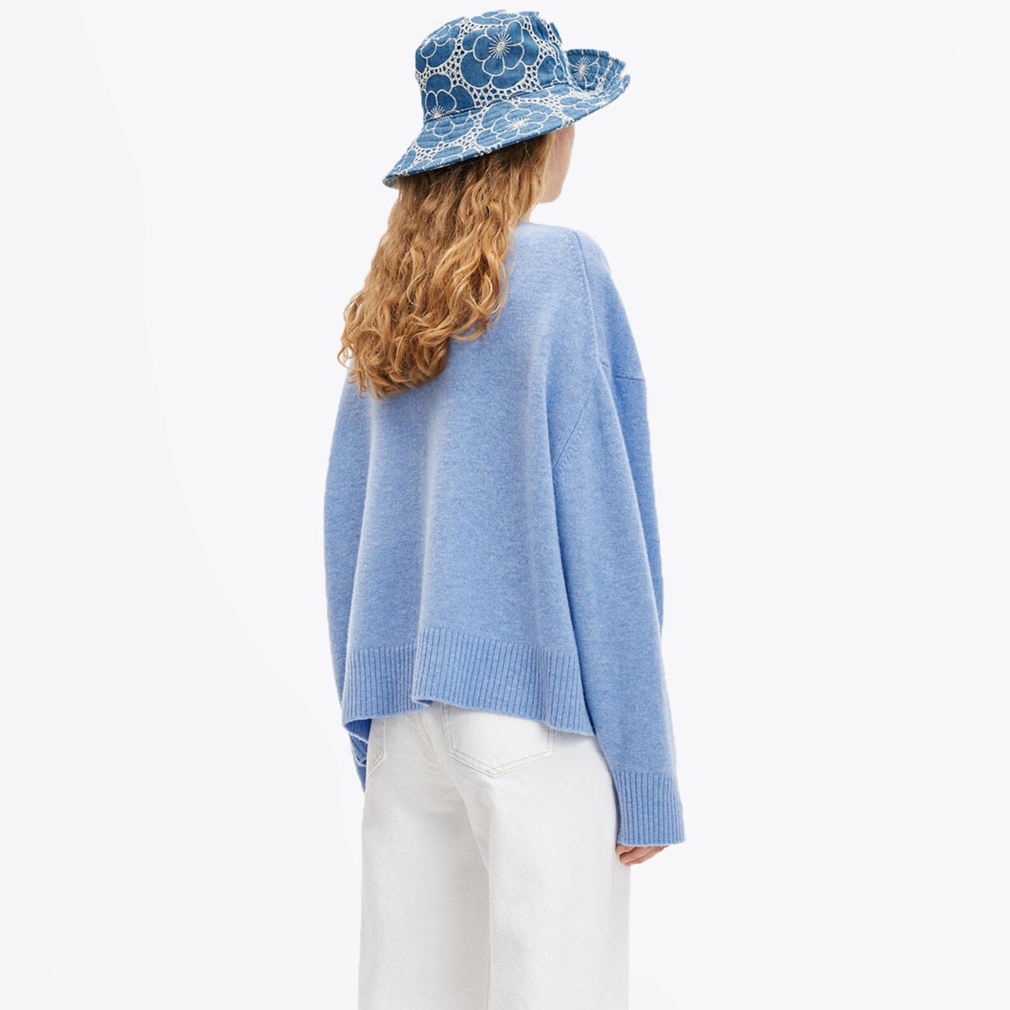 - Amaris V Neck Knit - Blue