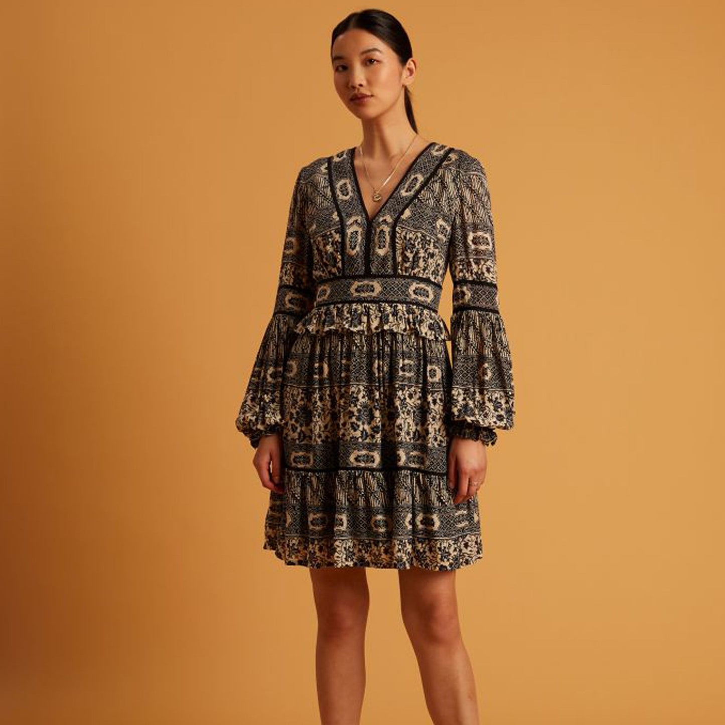 - Robert Dress - Night