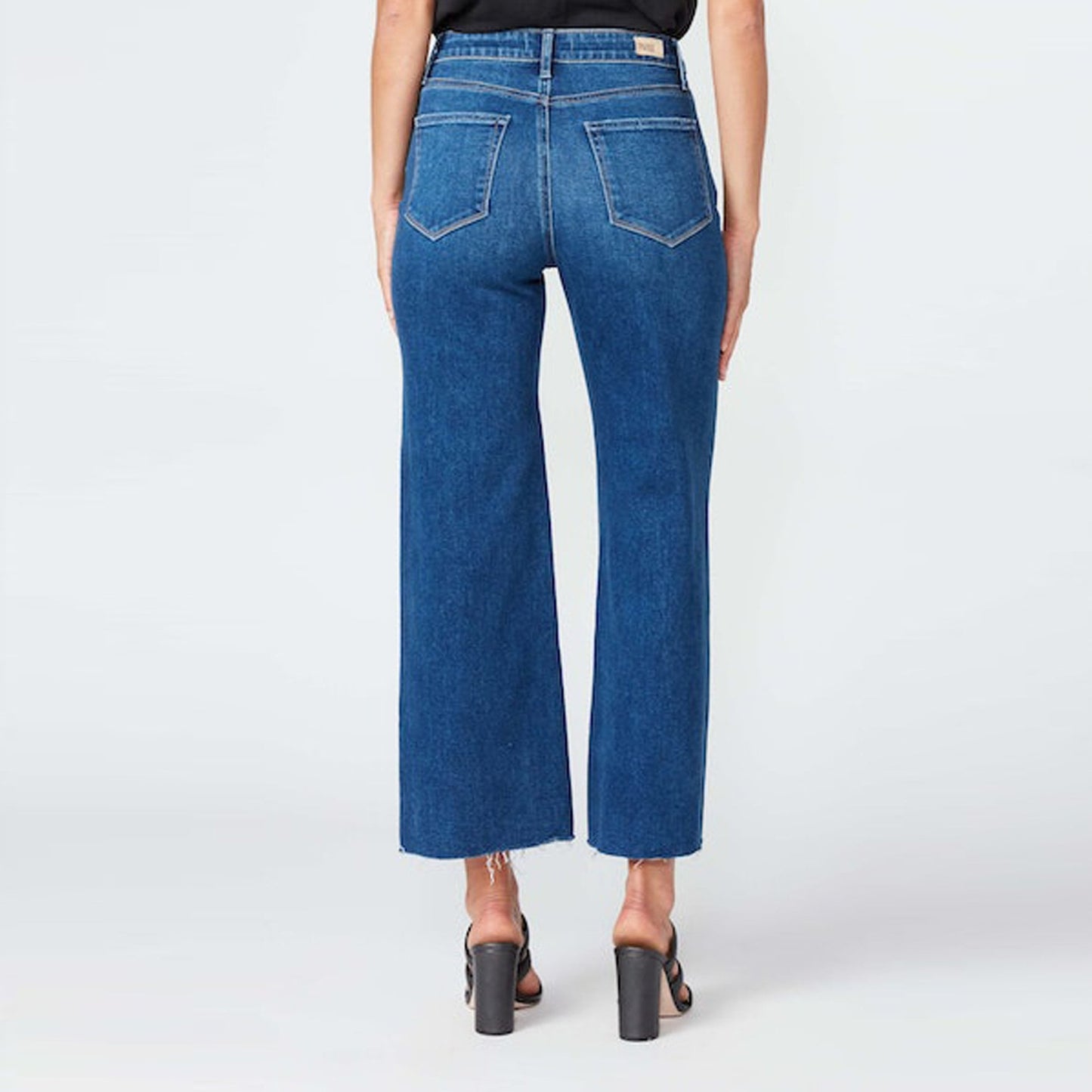 - Anessa - Raw Hem Jeans - Roam