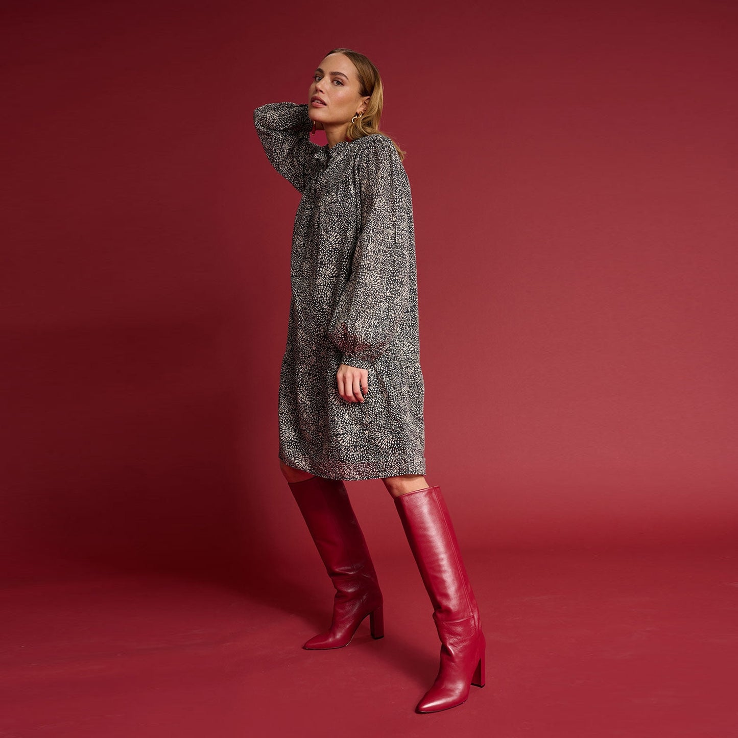 - Flowy Twinkle Dress - Black