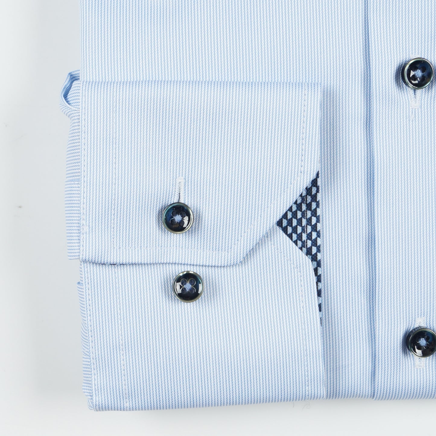 - Fitted Body Fine Stripe Shirt - Blue