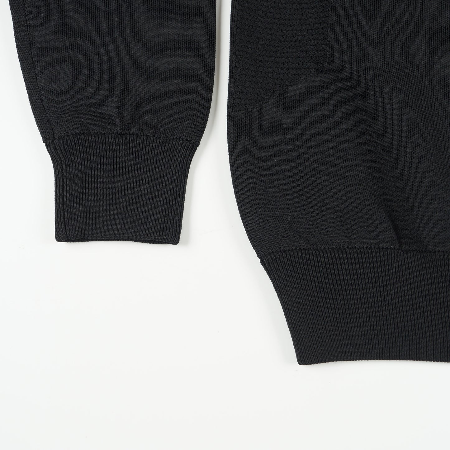 - Crew Neck Sweater - Black