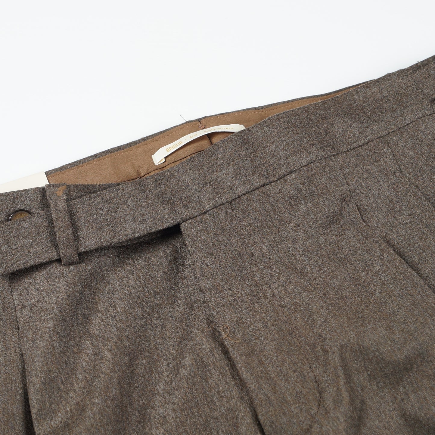 - Quartieris Pleat Trousers - Mushroom