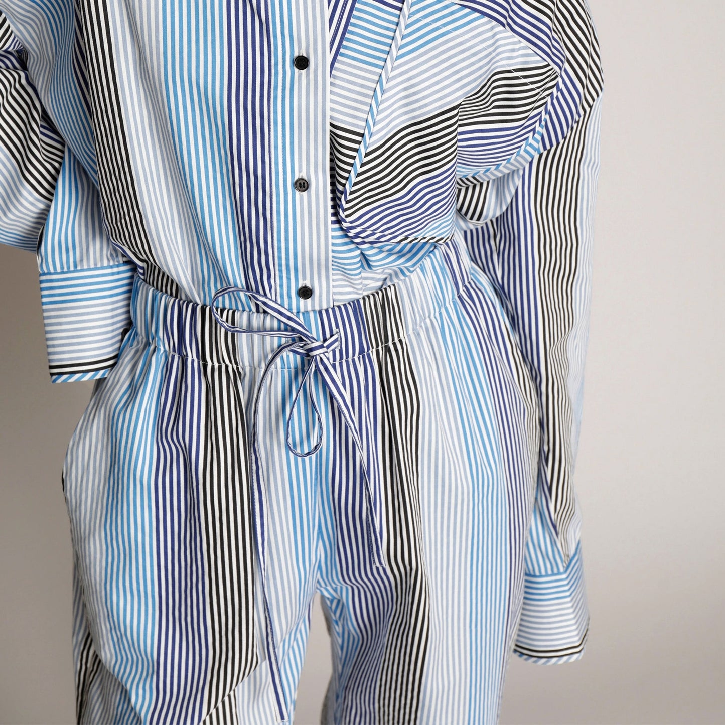 - Melvin Mutlti Stripe Pants - Blue