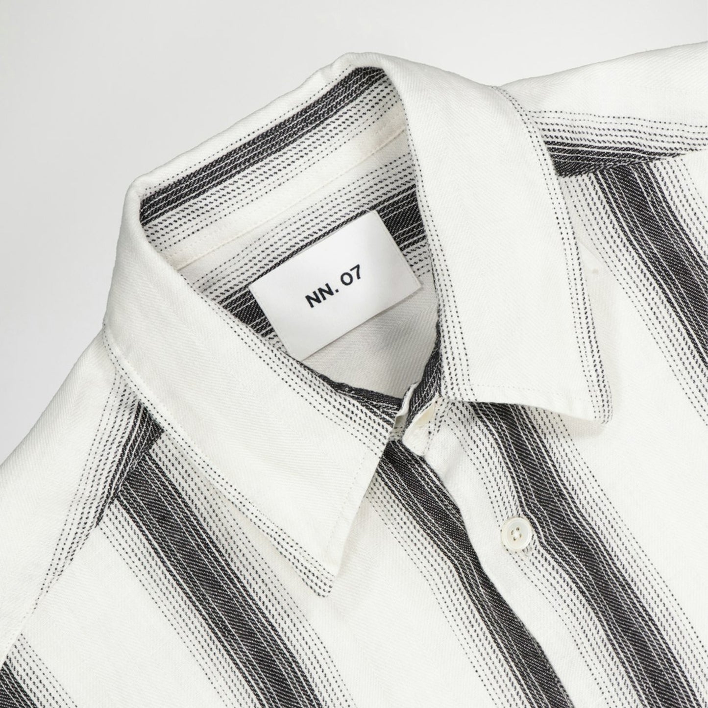 - Quinsy Shirt - Black Stripe