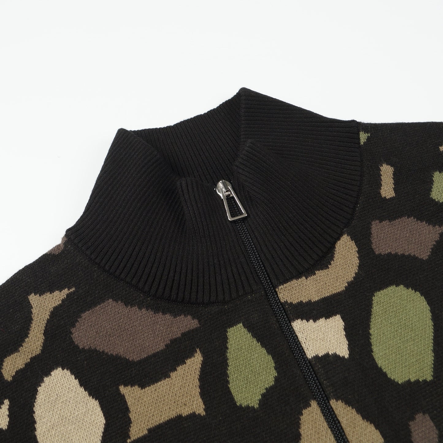 - Camo Happy Floral Sweater - Black