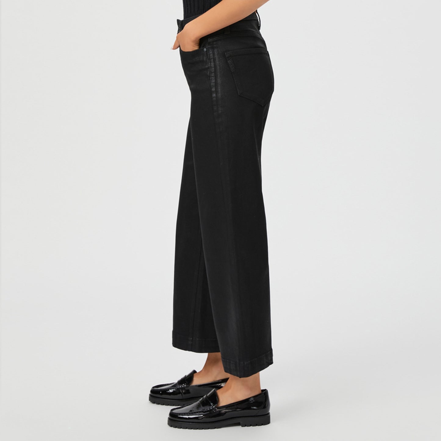 - Anessa Jeans - Black Fog Luxe