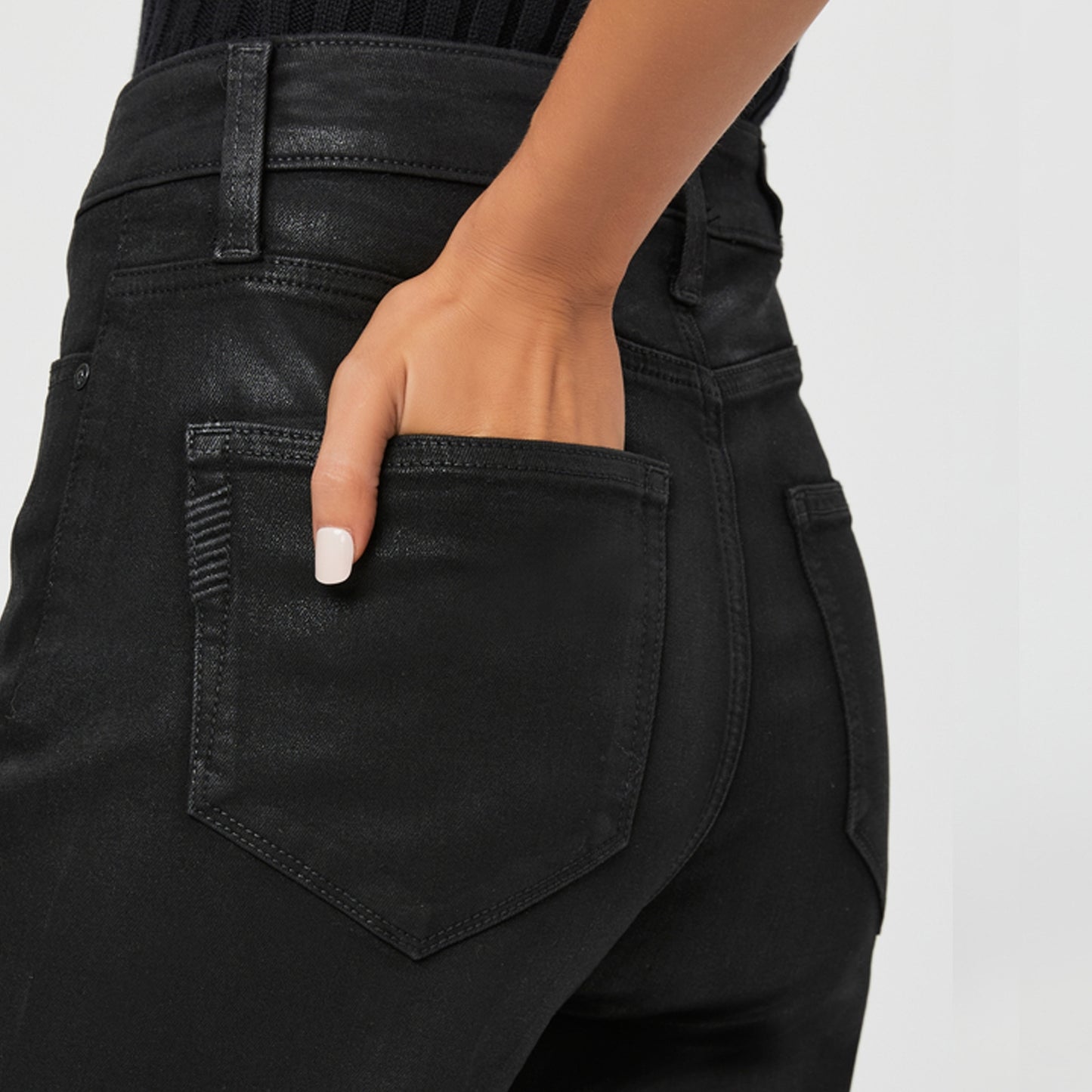 - Anessa Jeans - Black Fog Luxe