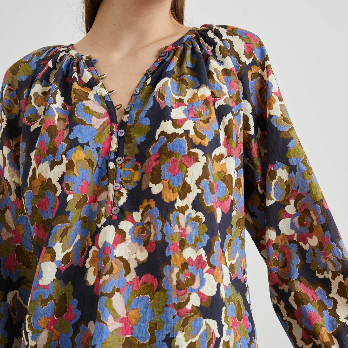 - Indi Pattern Top - Navy Wildflower