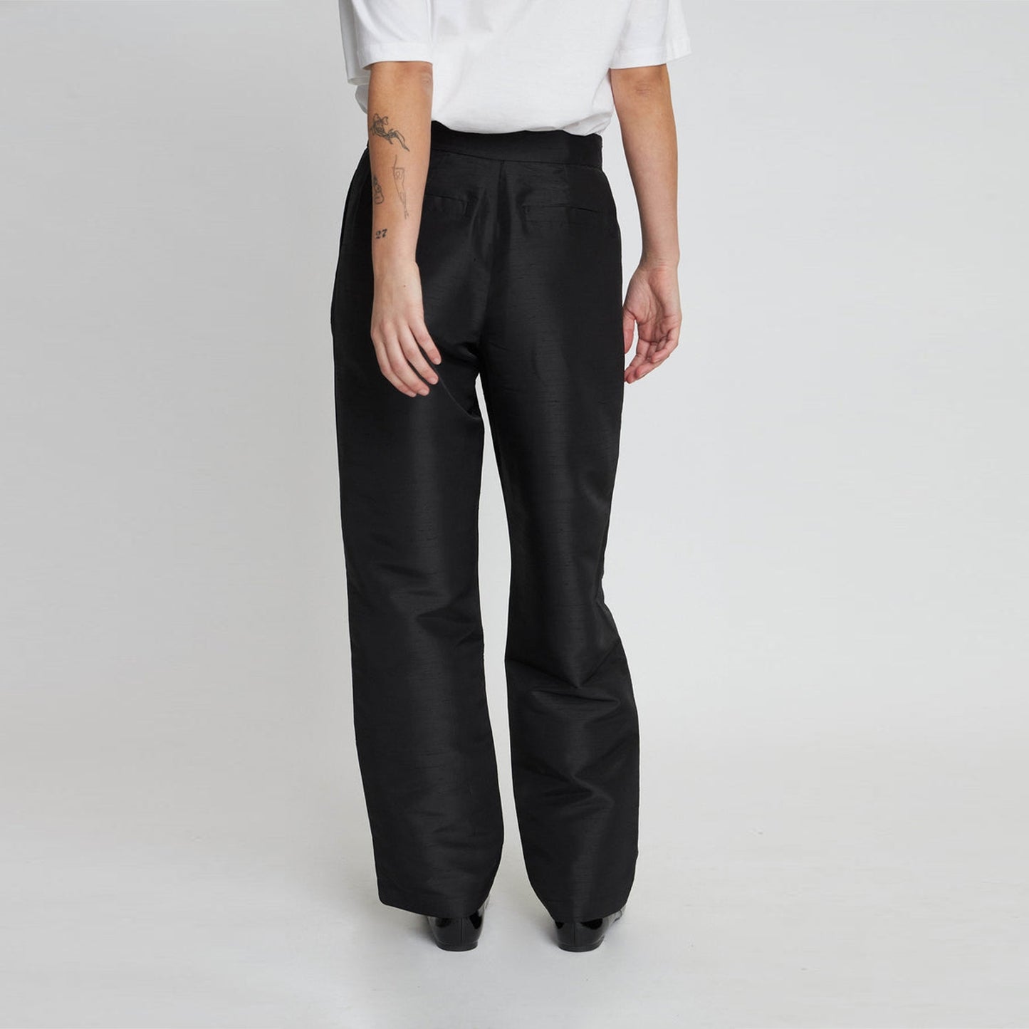 - Crispy Pleated Pant - Black