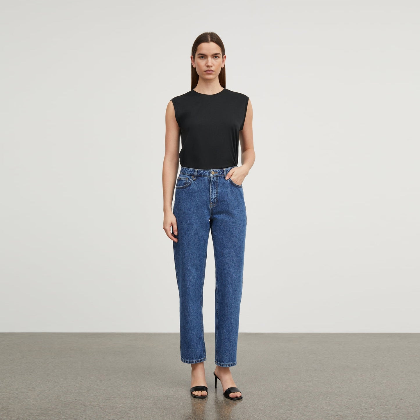 - Allison Cropped Jeans - Mid Blue Denim