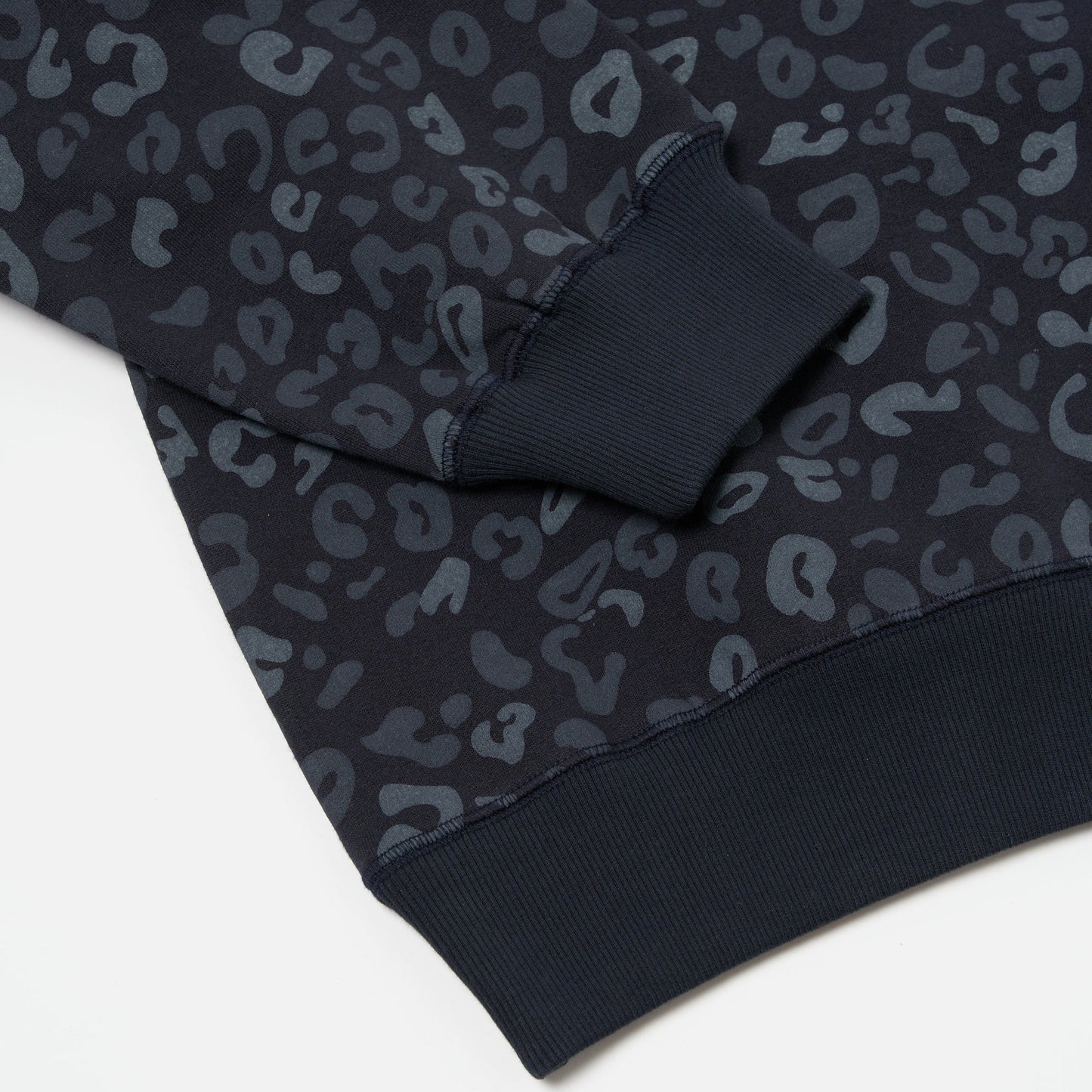 - Loose Leopard Print Sweatshirt - Navy