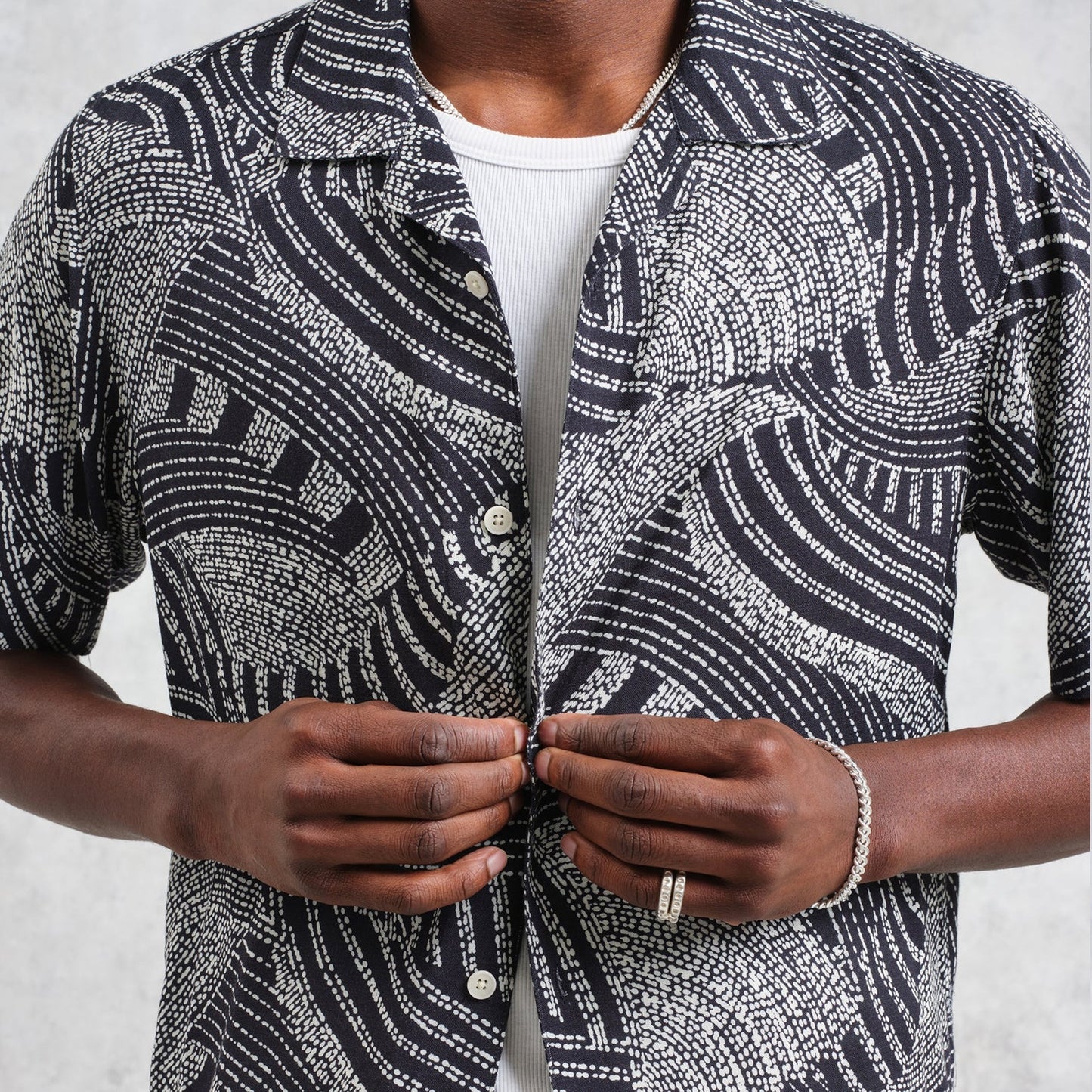 - Didicot Short Sleeve Dotted Swirl Shirt - Navy