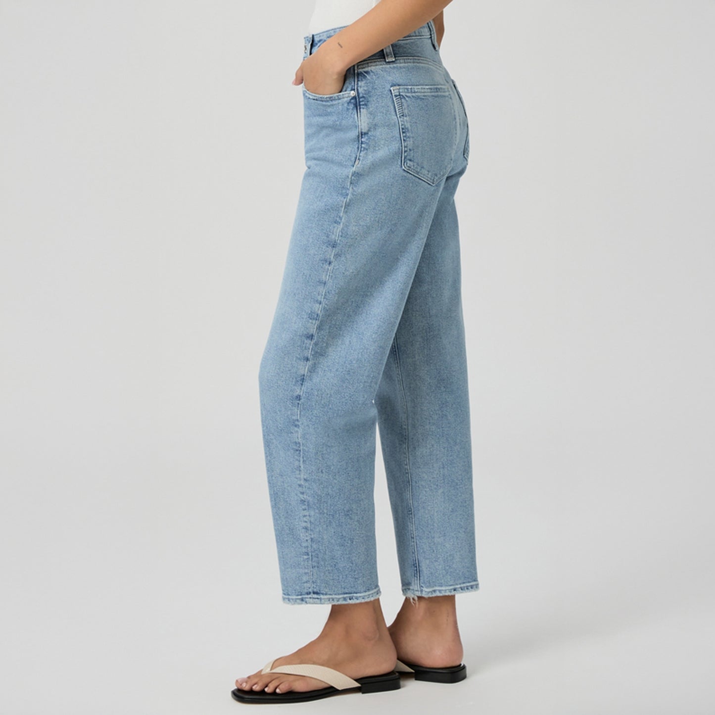 - Alexis Barrel Leg Jeans - Verse