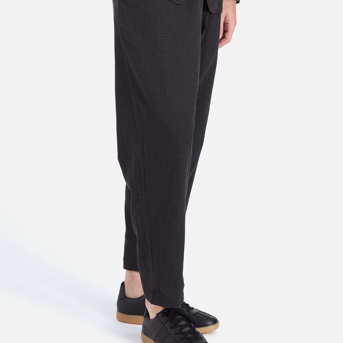 - Fine Linen Mix Pleated Track Pant - Charcoal
