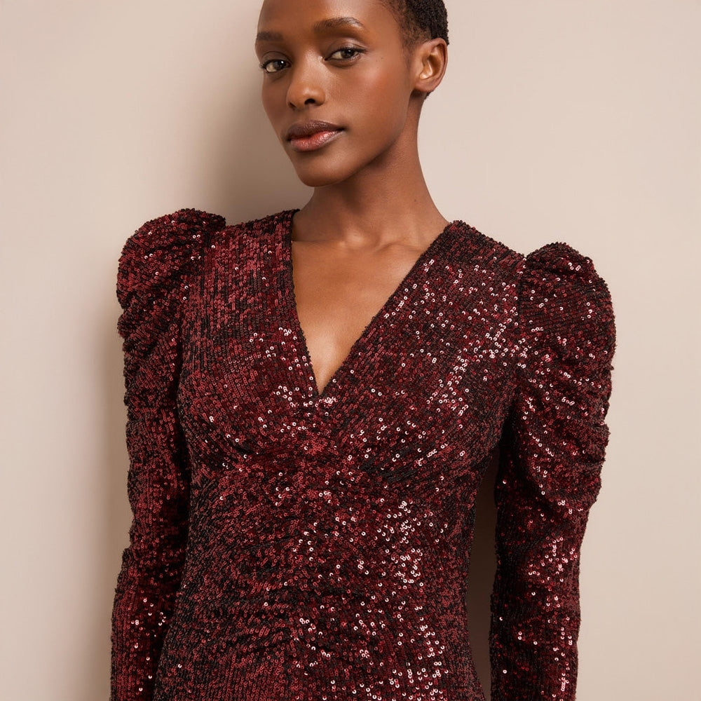 - Ophelia Bia Cut Sequin Maxi Dress - Red