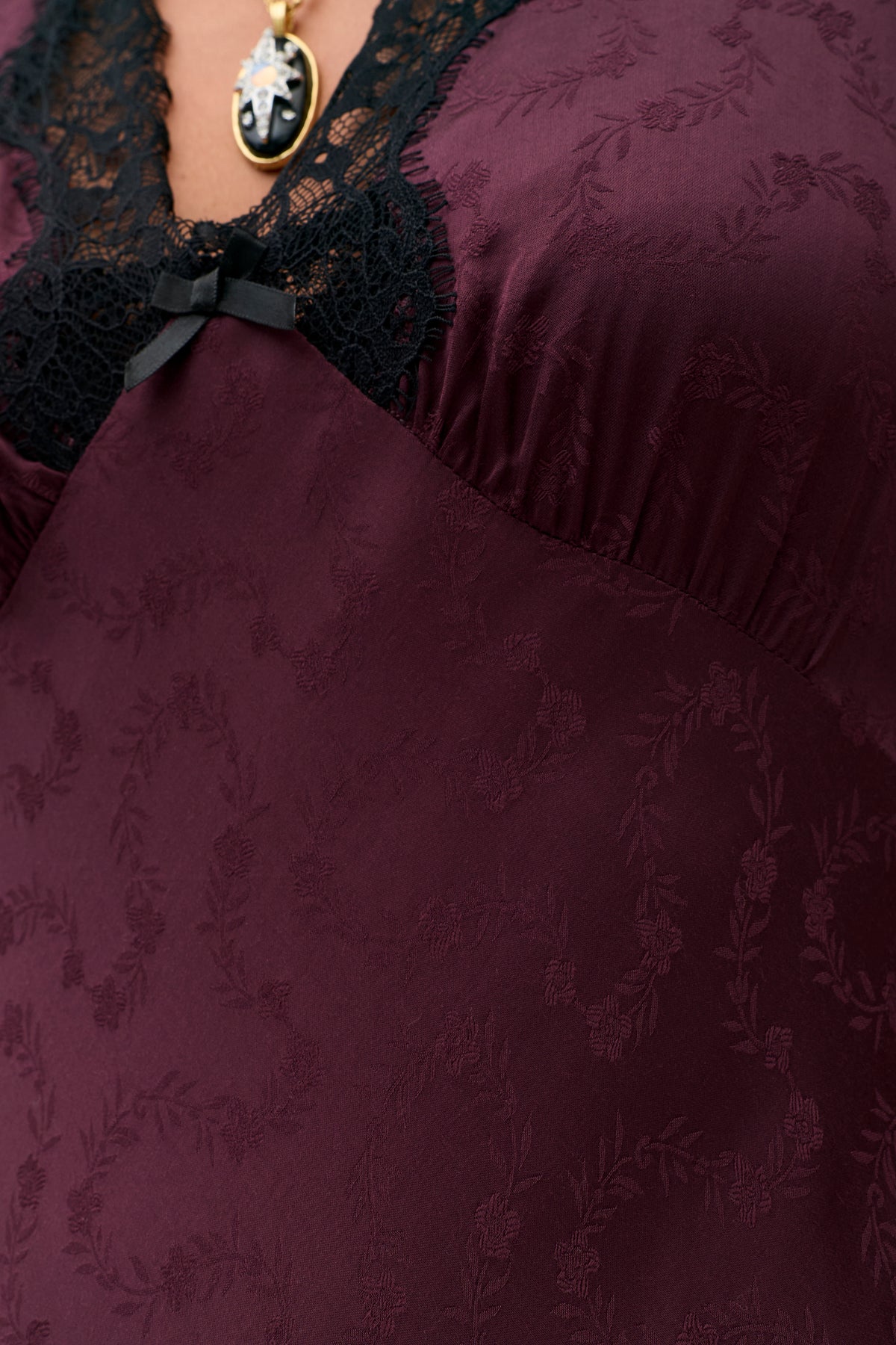 Fern Floral Trail Jacquard Dress - Wine