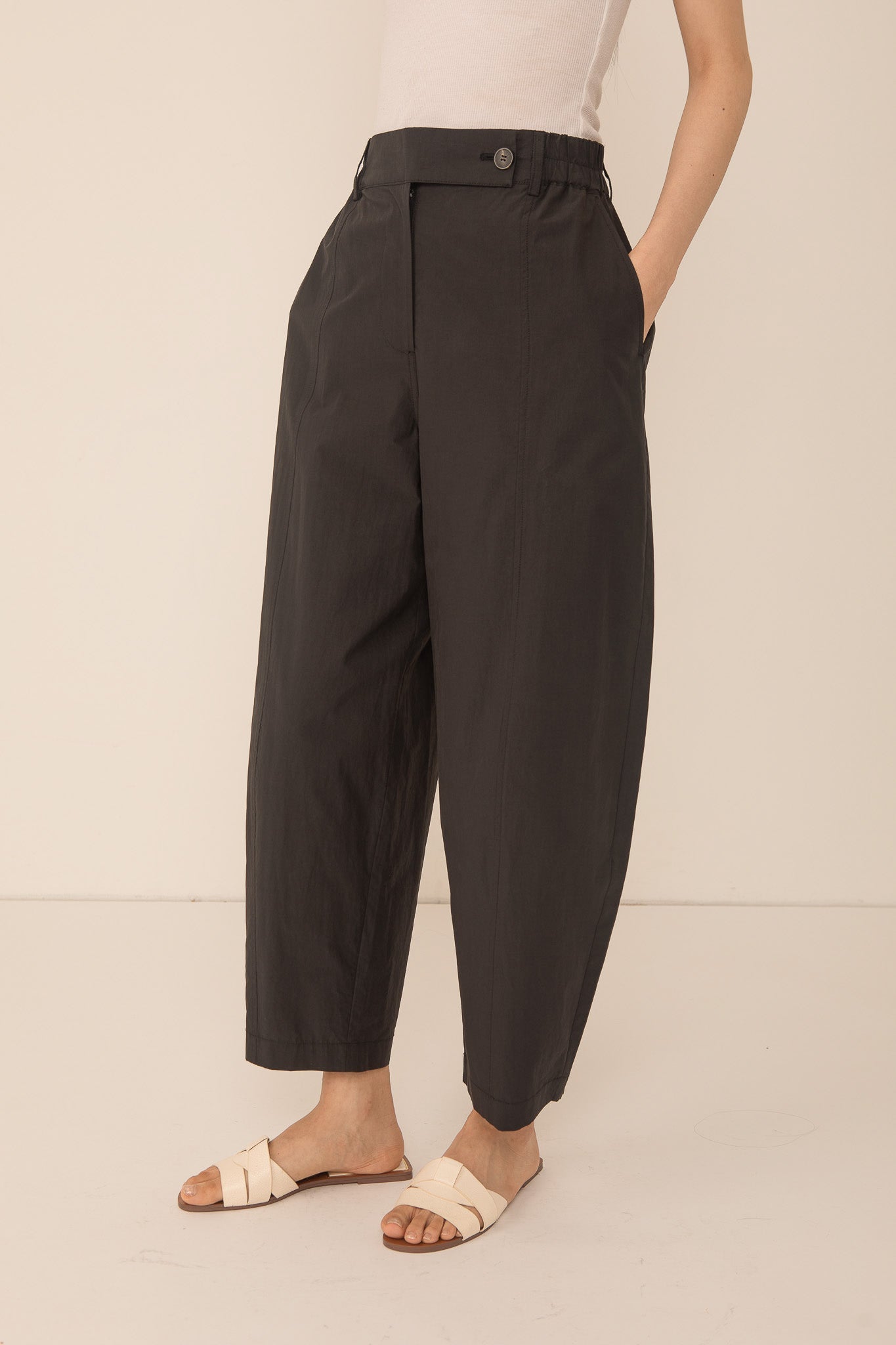 Thea Barrel Leg Trouser - Black