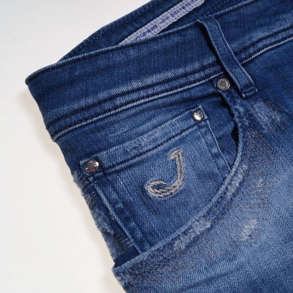 J622 Mid Rise Distressed Jeans - Blue