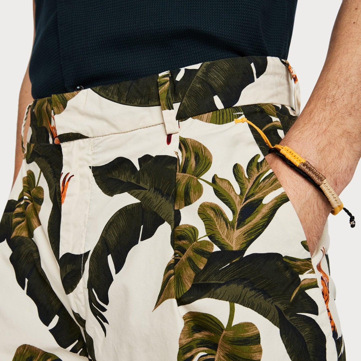 - Jungle Print Shorts - Beige/Multi
