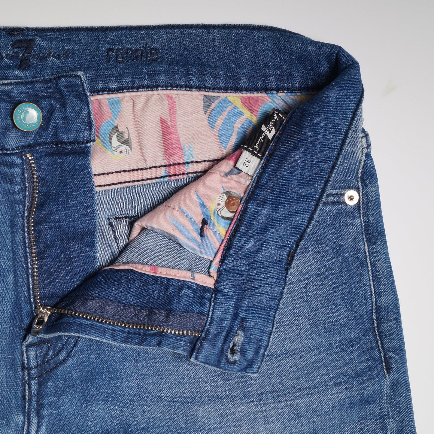 - Ronnie Special Edition Jeans - Mid Blue