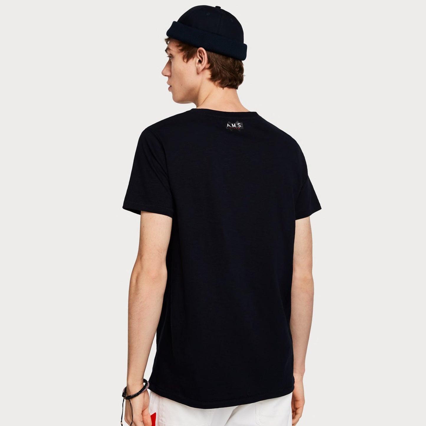 - Artwork Detail Tee - Navy