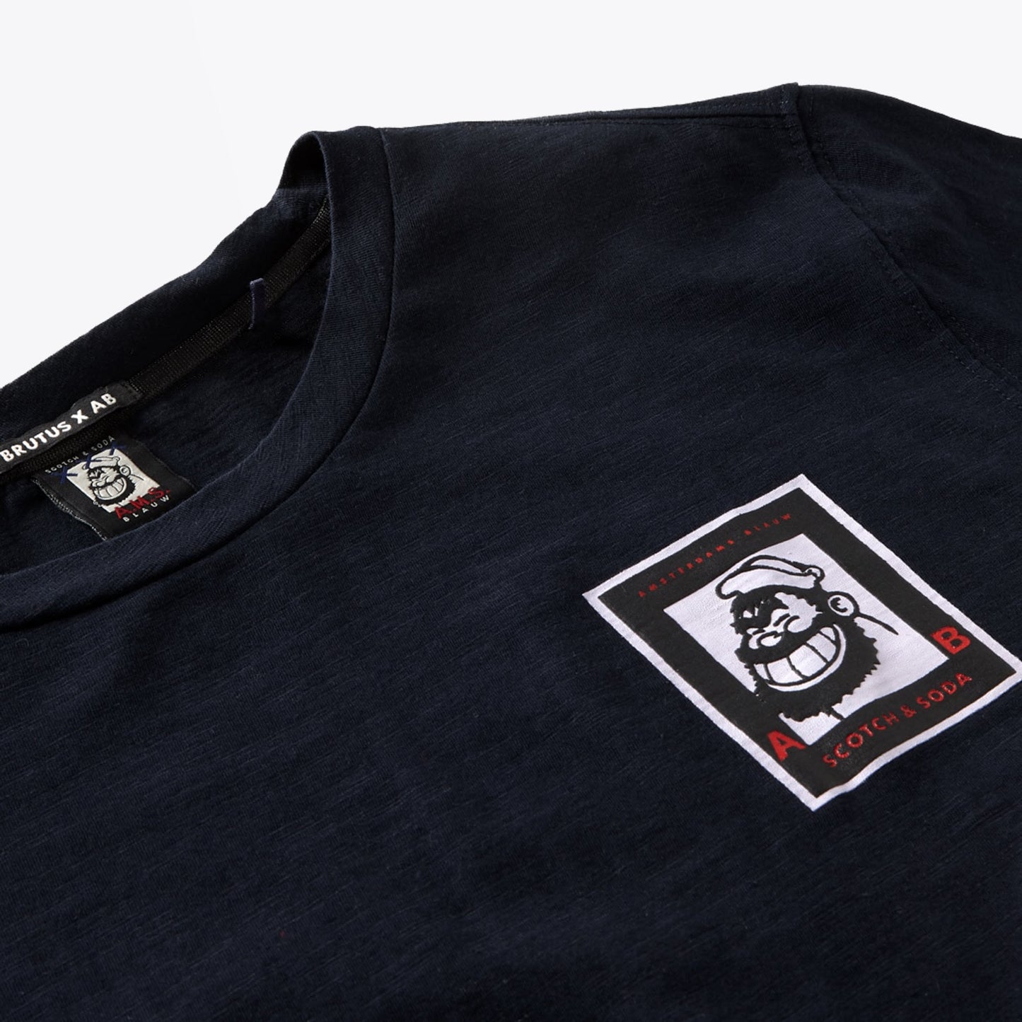 - Artwork Detail Tee - Navy
