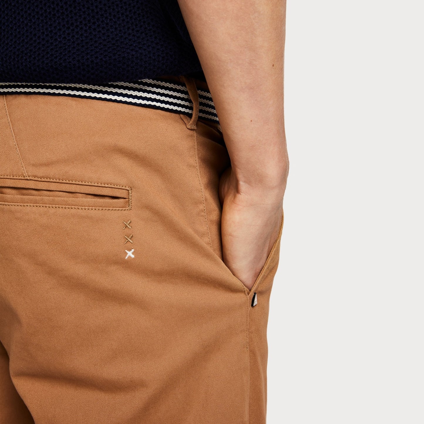 - Stuart - Regular Slim Fit Chinos - Mustard