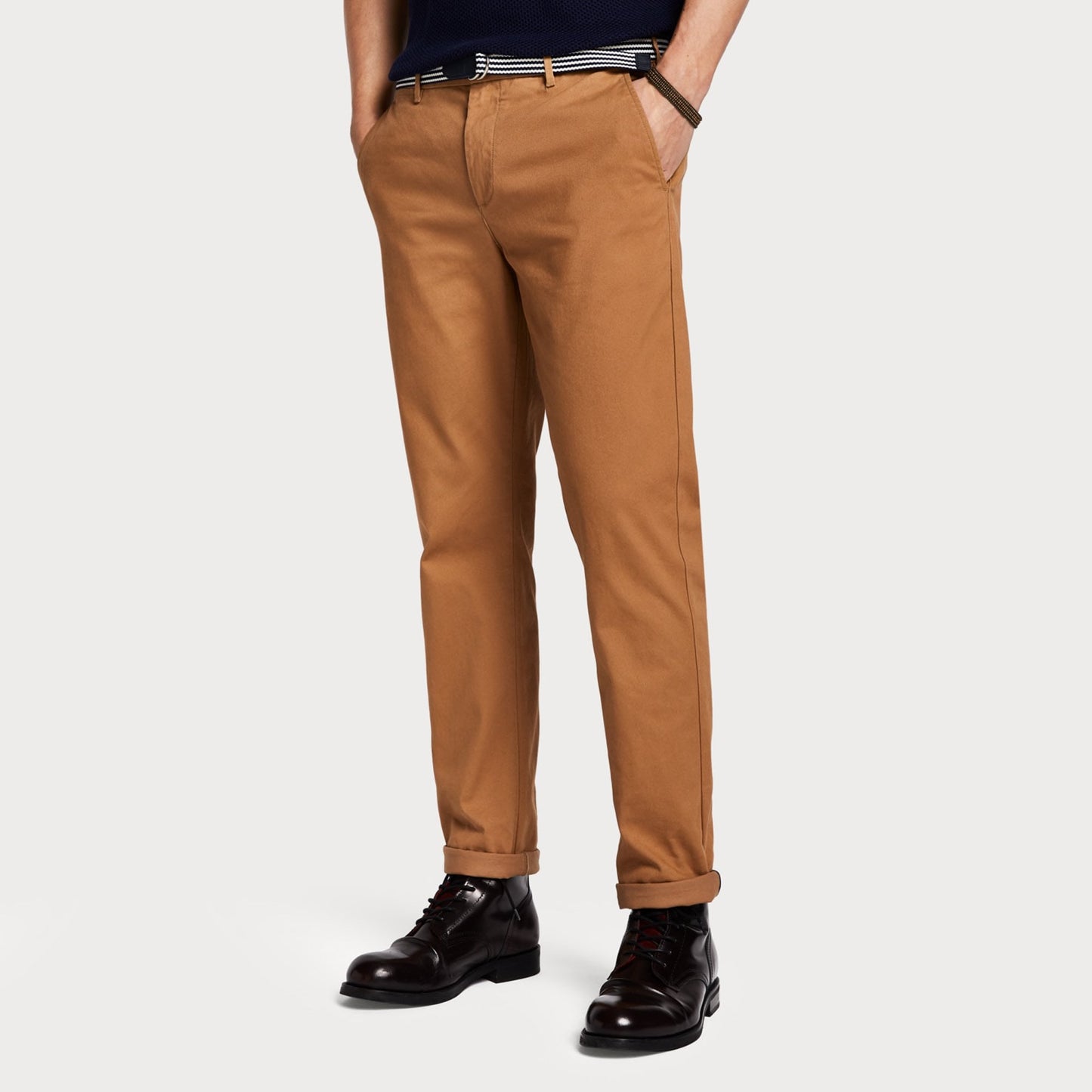 - Stuart - Regular Slim Fit Chinos - Mustard