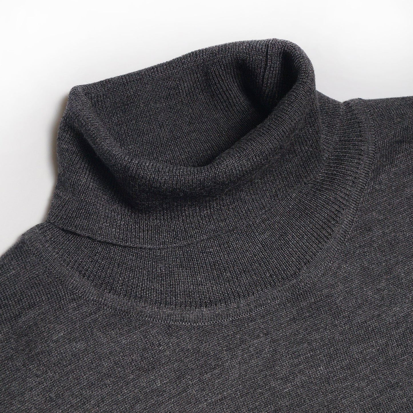 Merino Roll-Neck Knit - Grey