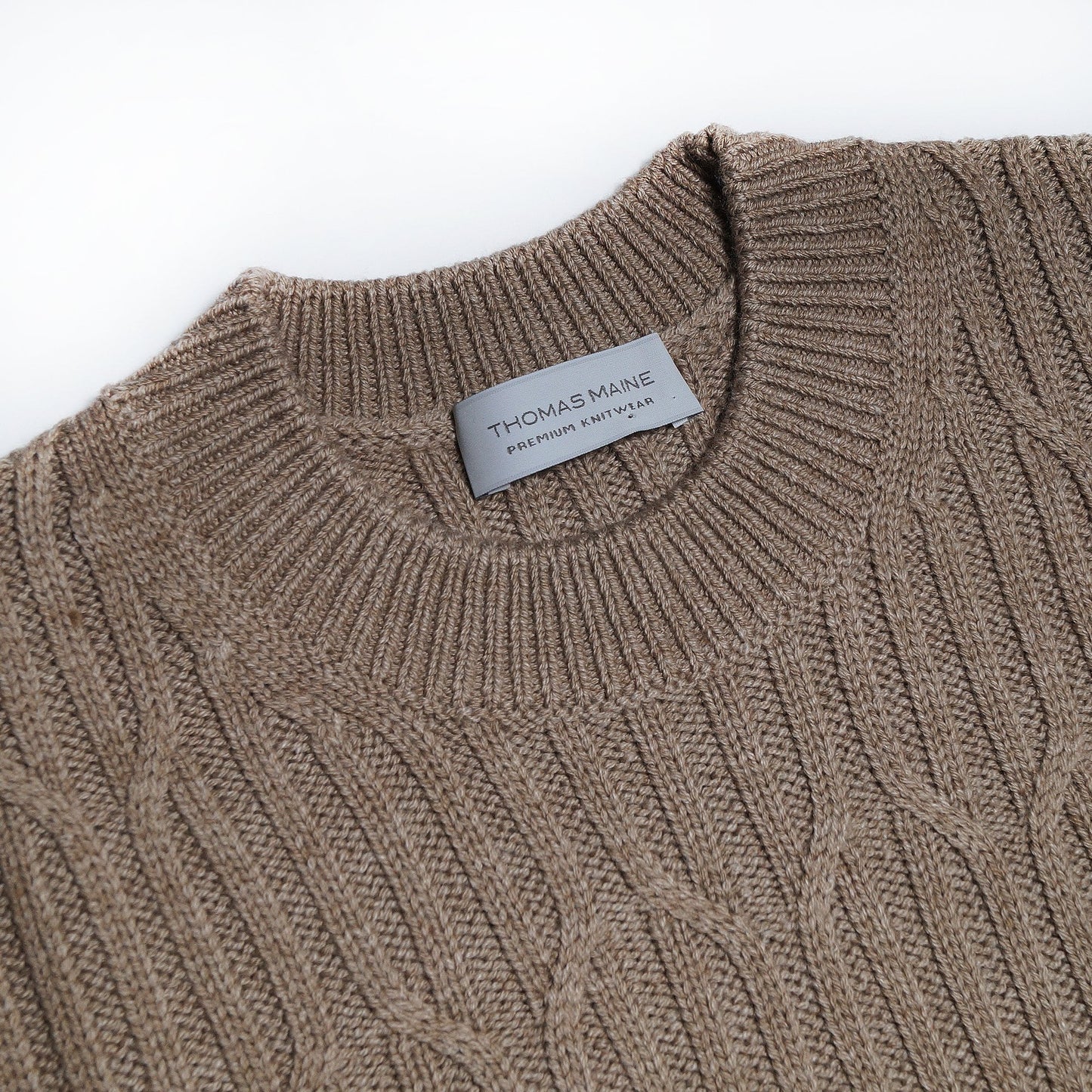 - Crew Neck Cable Knit - Beige