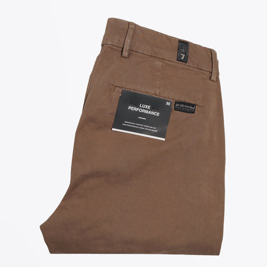 - Slimmy Luxe Performance Sateen Chinos - Beige