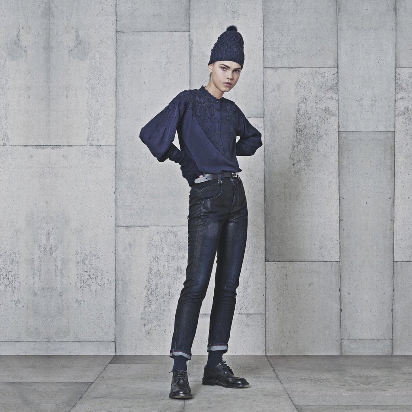 - Thrive - Cotton Waxed Jeans with Patch - Blue