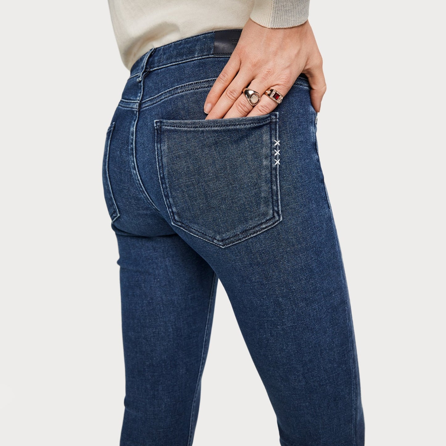 Mid-Rise Cropped Skinny Jeans - Blue