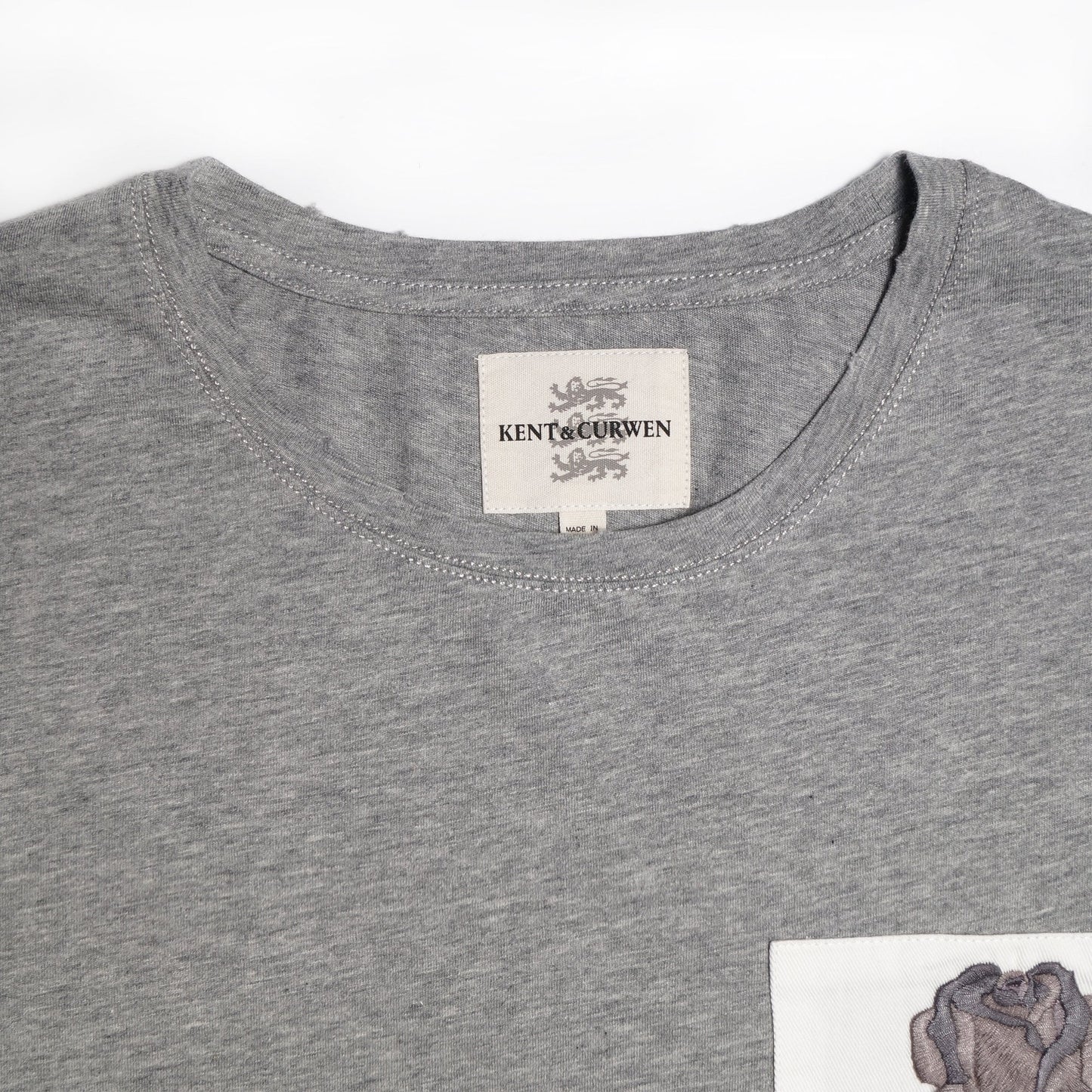 - Embroidered Rose Patch T-Shirt - Grey