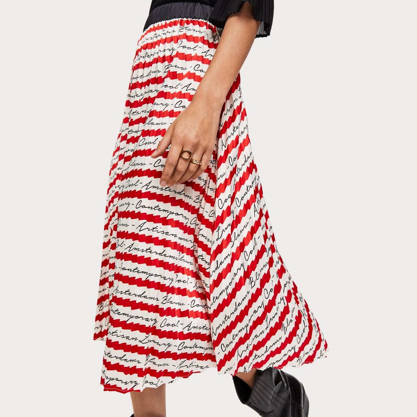 - Pleated Satin Skirt - Red