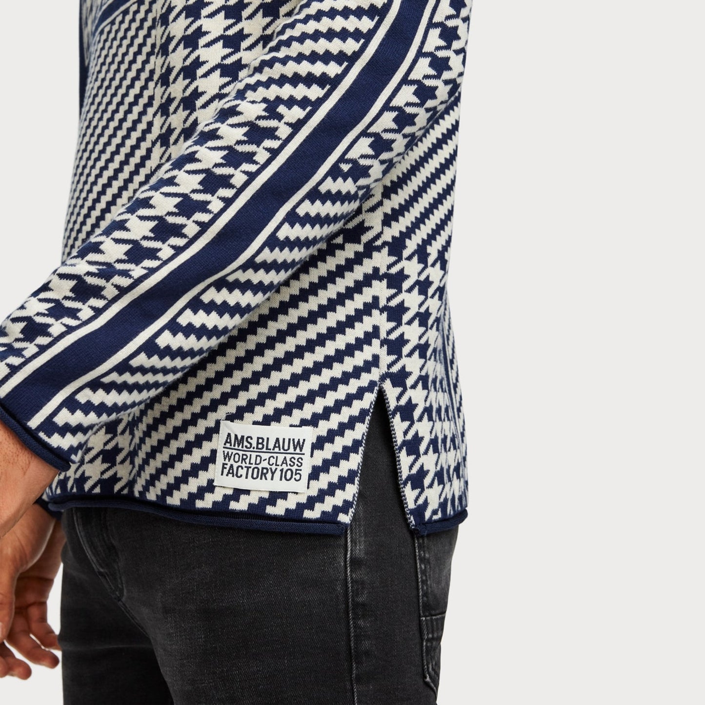 Houndstooth Print Pullover - Navy/White