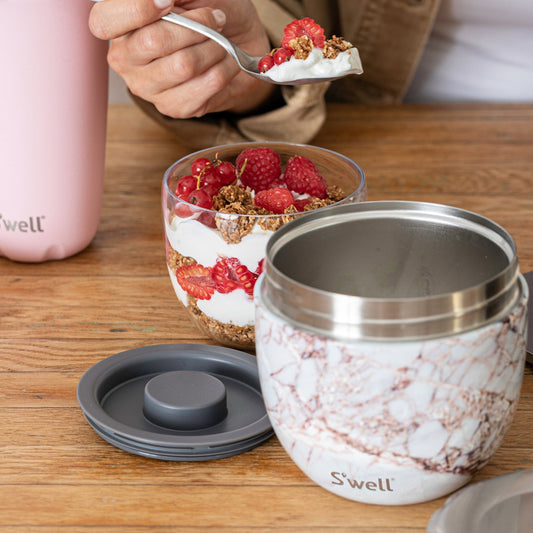 - Calacatta Gold Eats Food Bowl 21.5oz - White